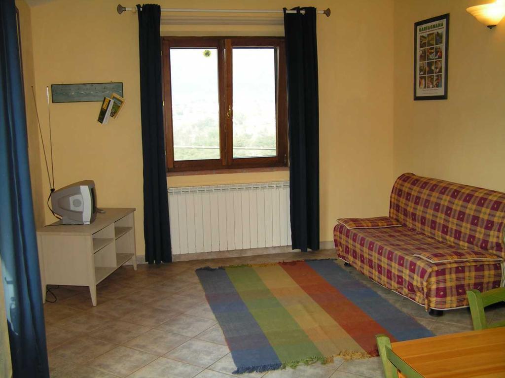 Agriturismo La Palazzina Villa Castelnuovo di Garfagnana Værelse billede